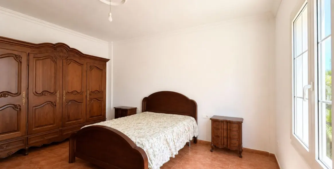 Venta de villa independiente en Estepona 16