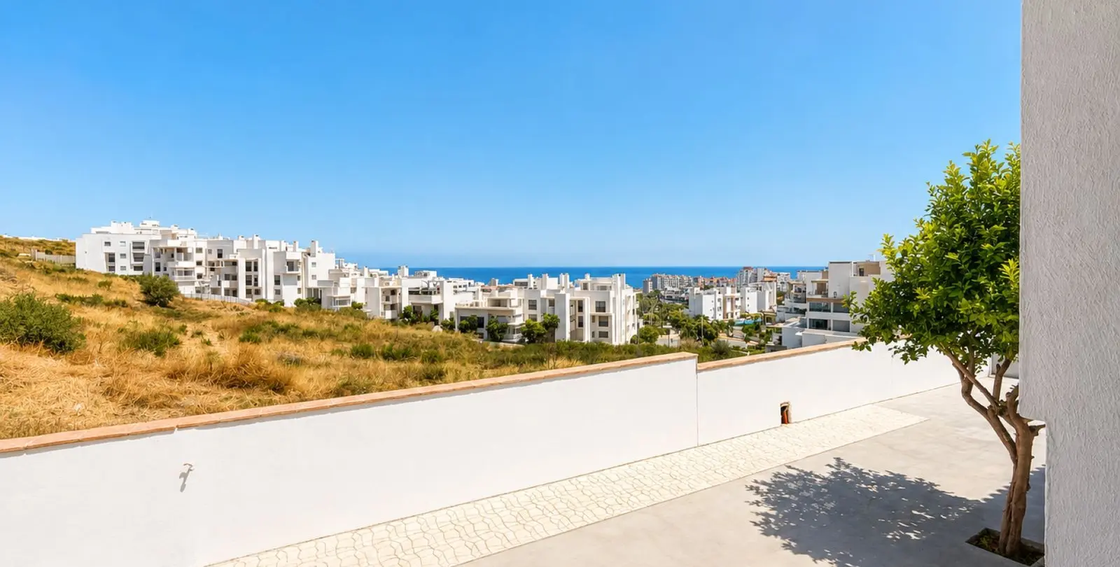 Sale of detached villa in Estepona 12