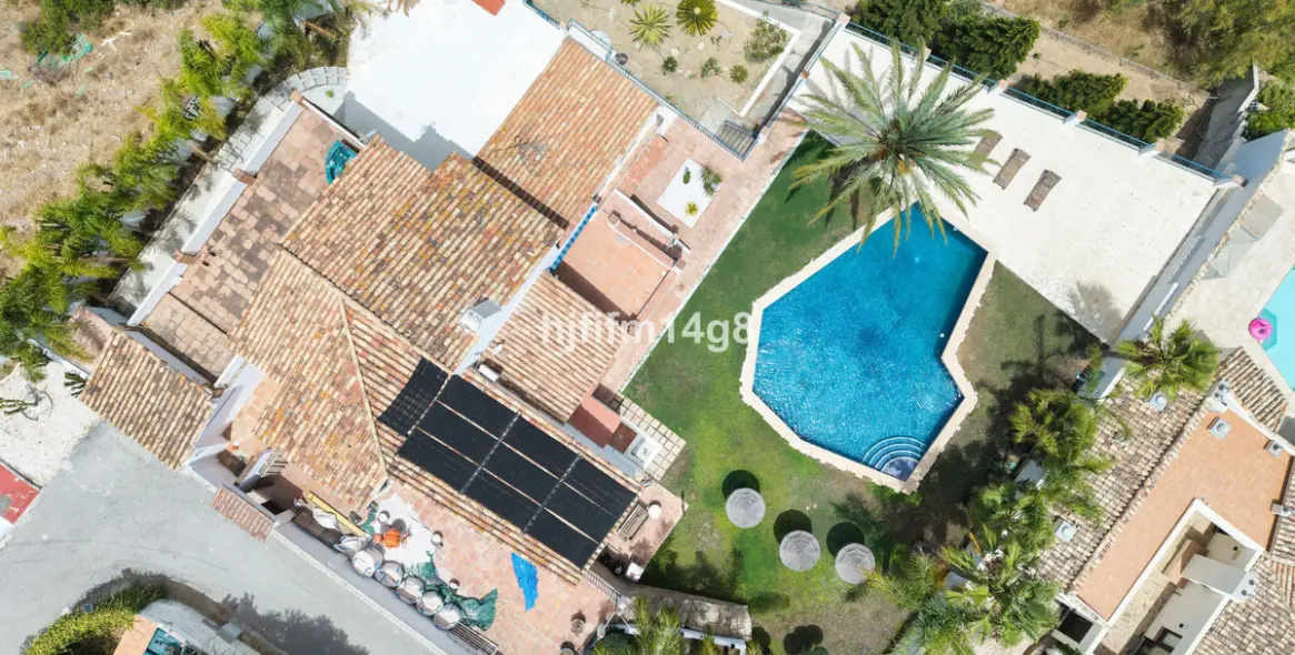 Venta de villa independiente en Estepona 2