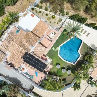 Venta de villa independiente en Estepona