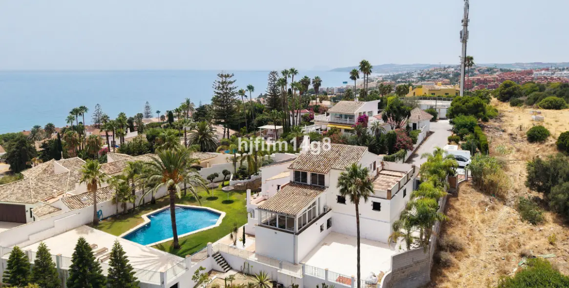 Venta de villa independiente en Estepona 3