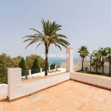 Venta de villa independiente en Estepona