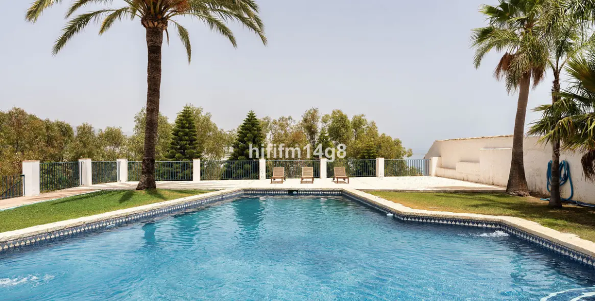 Venta de villa independiente en Estepona 7
