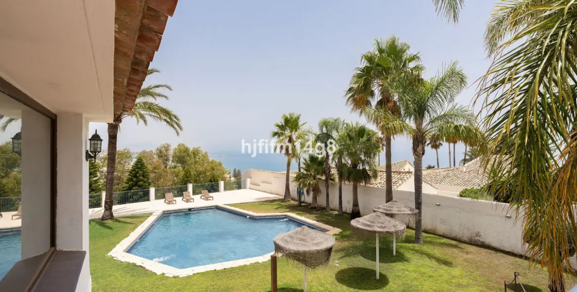 Venta de villa independiente en Estepona 9