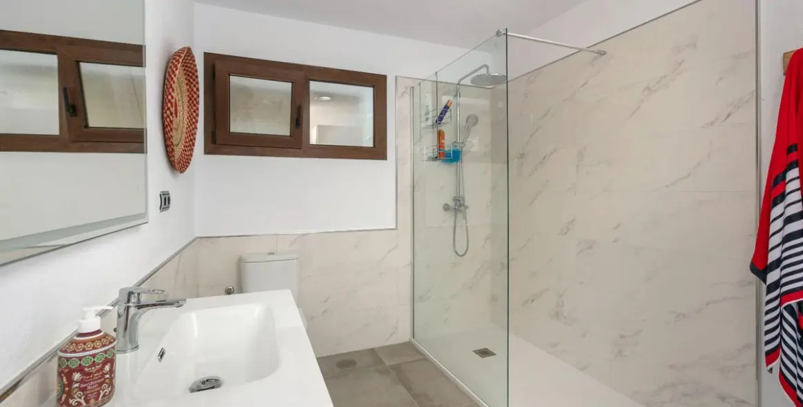 Venta de villa independiente en Benahavís 32