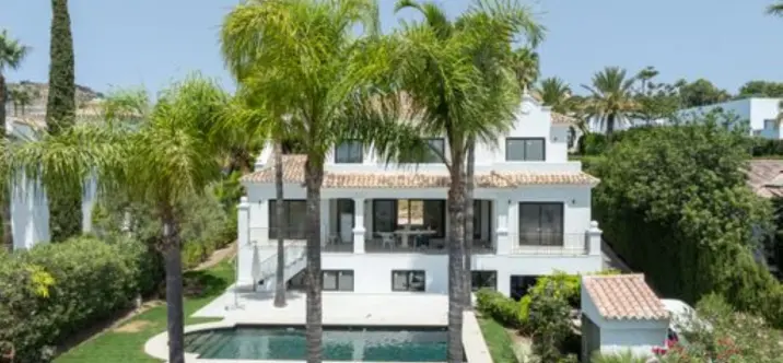 Venta de villa independiente en El Paraiso 1