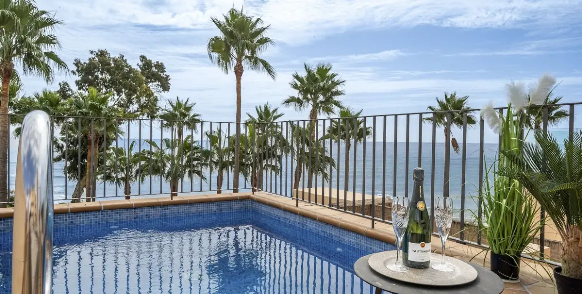 Long-term rent of penthouse in Estepona 1