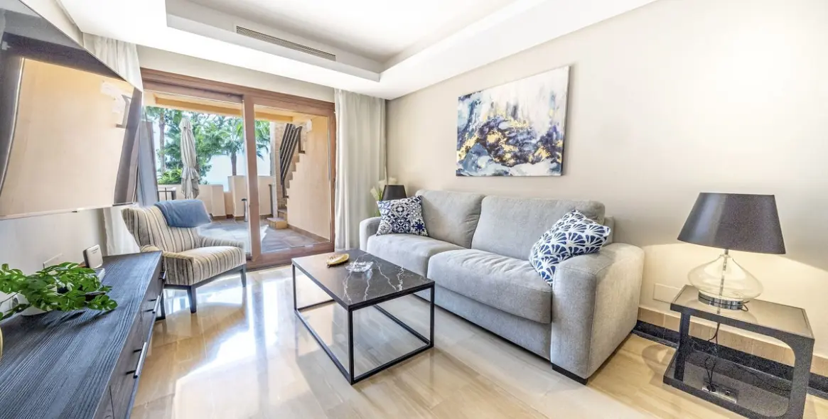 Long-term rent of penthouse in Estepona 7