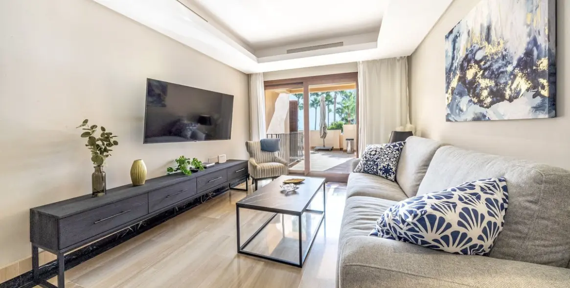 Long-term rent of penthouse in Estepona 8