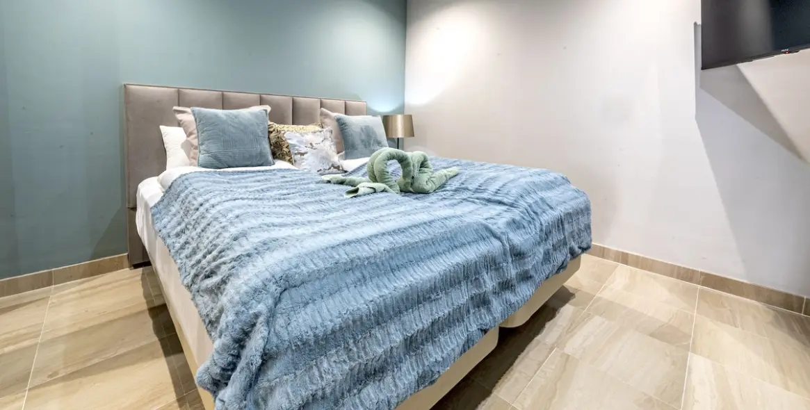 Long-term rent of penthouse in Estepona 16