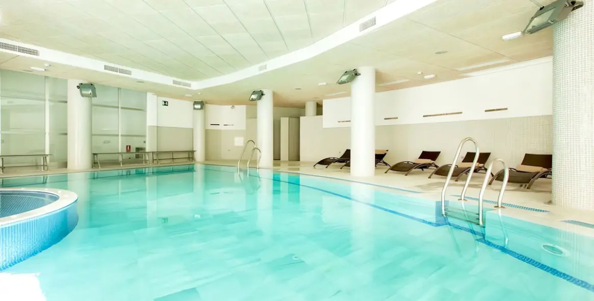 Long-term rent of penthouse in Estepona 24