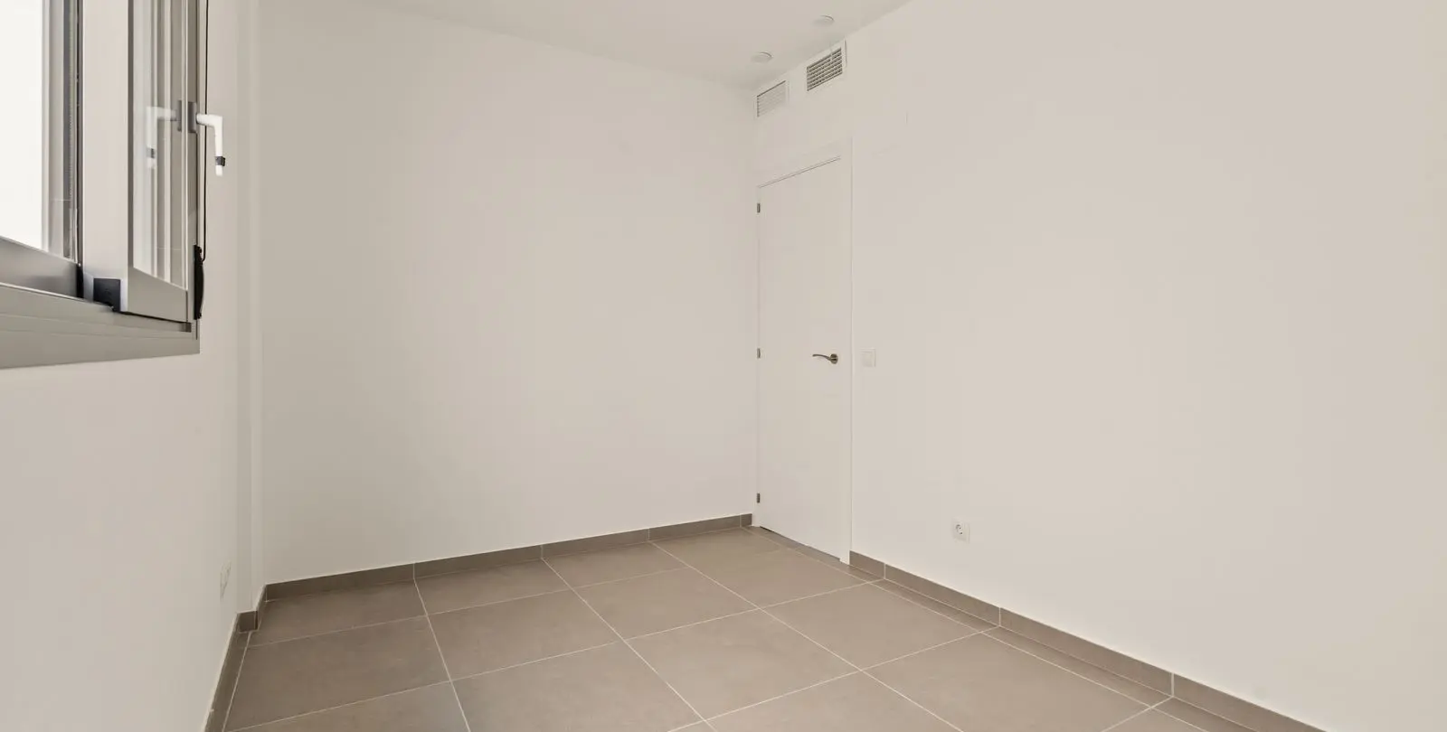 Venta de apartamento en planta media en Benalmadena 14