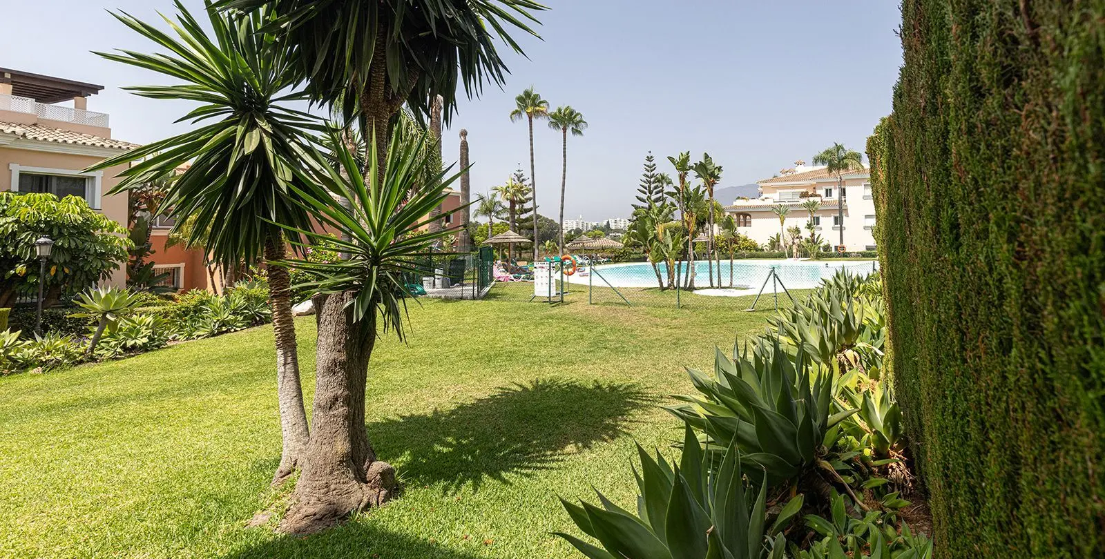Sale of ground floor apartment in Estepona 3