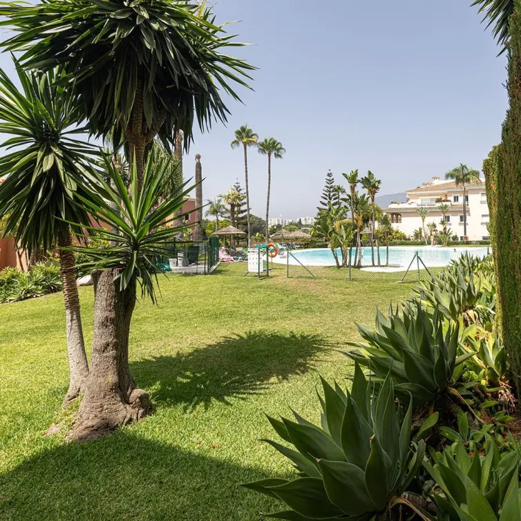 Sale of ground floor apartment in Estepona