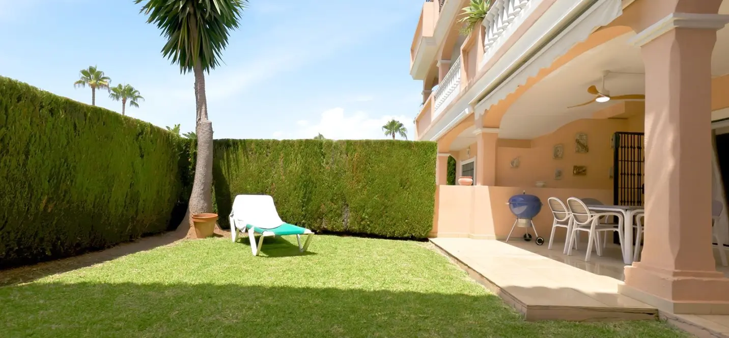 Sale of ground floor apartment in Estepona 3
