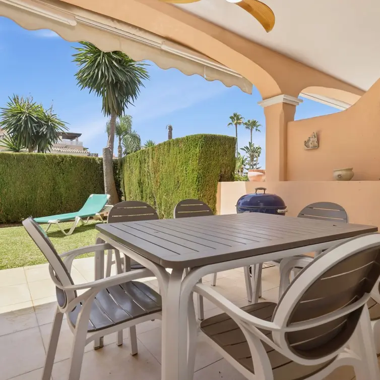 Sale of ground floor apartment in Estepona