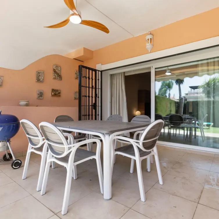 Sale of ground floor apartment in Estepona