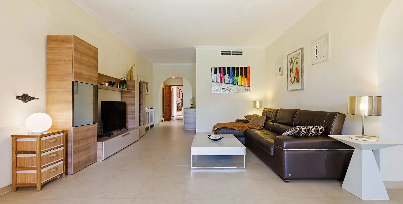 Sale of ground floor apartment in Estepona 11