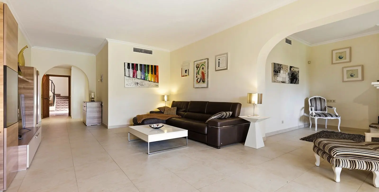 Sale of ground floor apartment in Estepona 12
