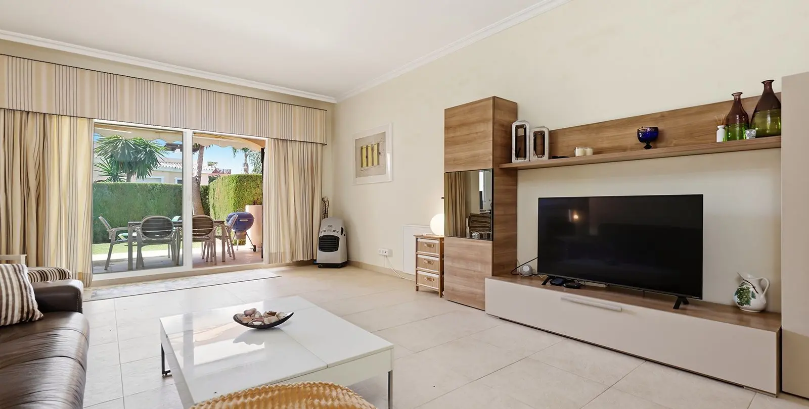 Sale of ground floor apartment in Estepona 13
