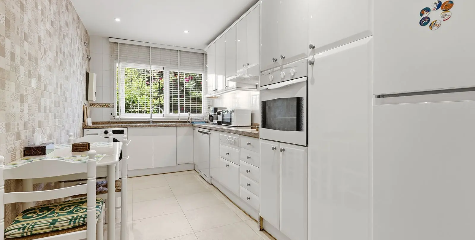 Sale of ground floor apartment in Estepona 19