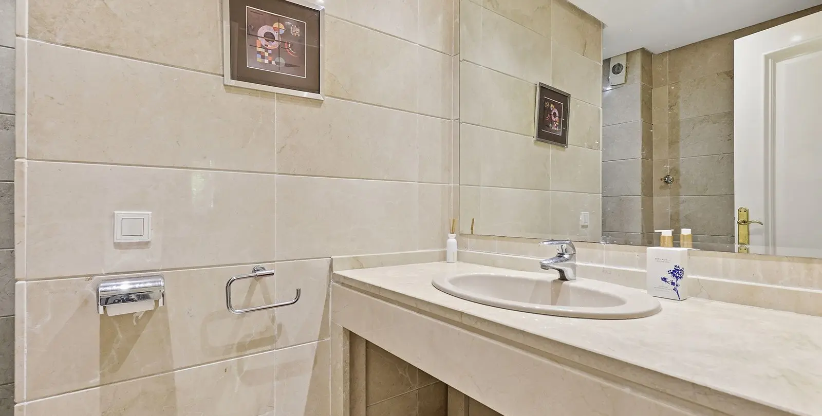 Sale of ground floor apartment in Estepona 23