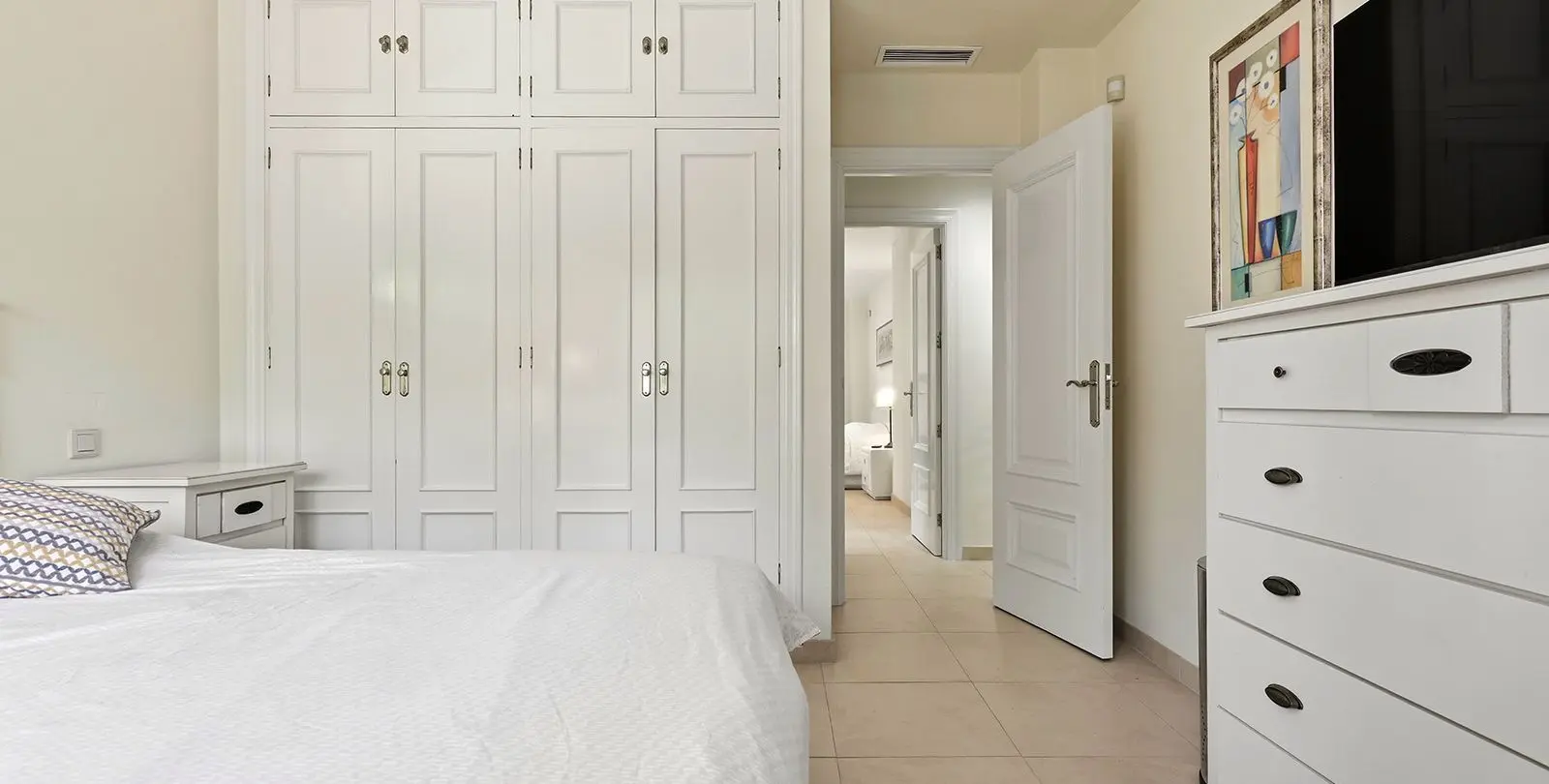 Sale of ground floor apartment in Estepona 26