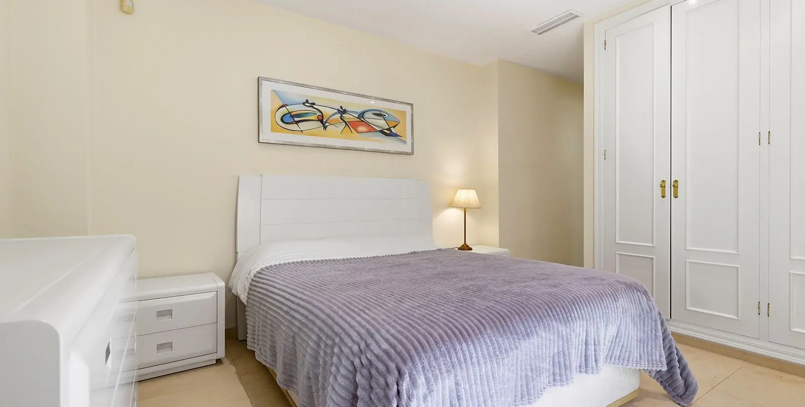 Sale of ground floor apartment in Estepona 36