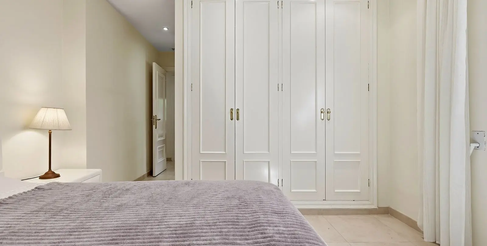Sale of ground floor apartment in Estepona 43