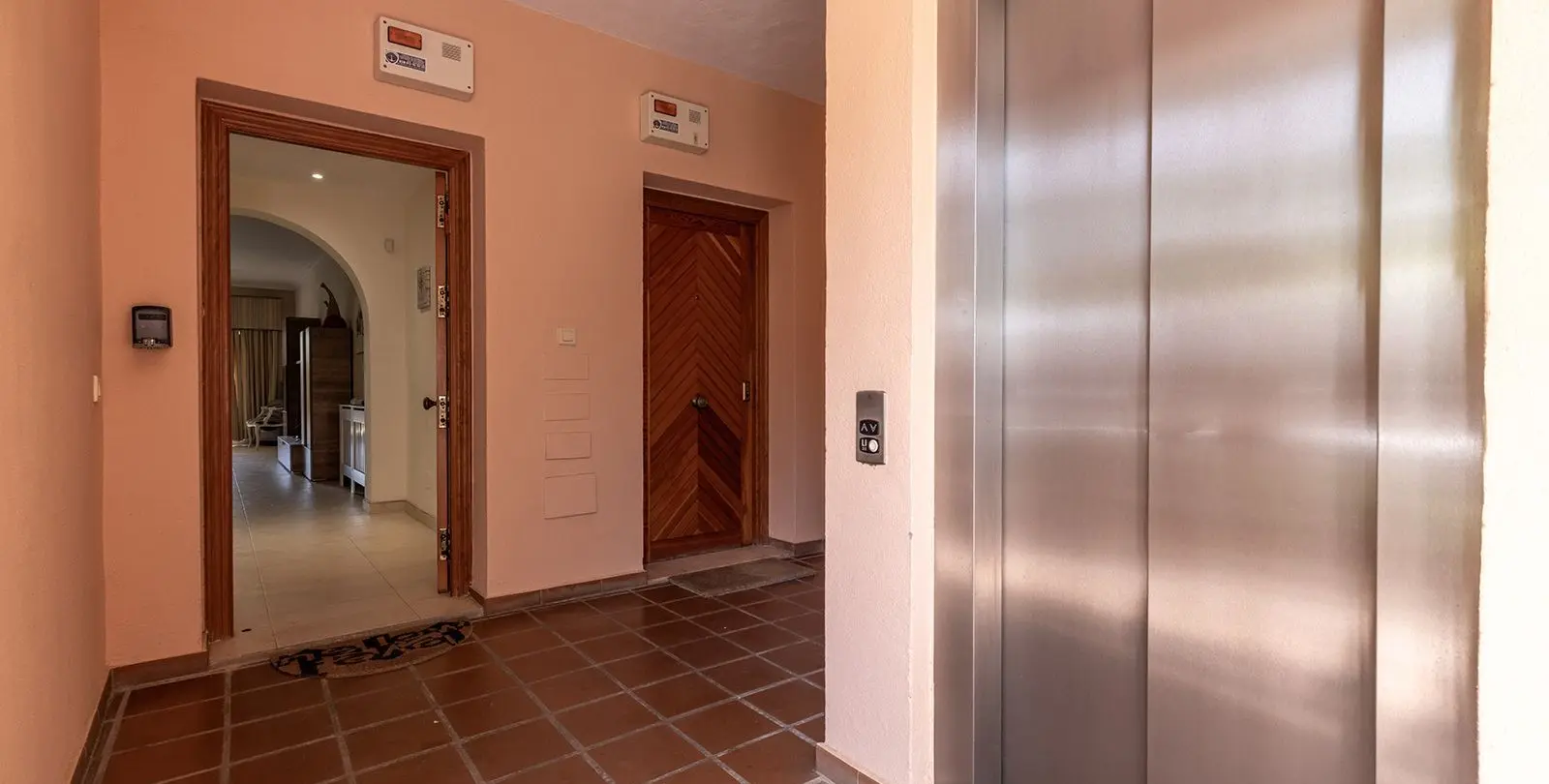 Sale of ground floor apartment in Estepona 44