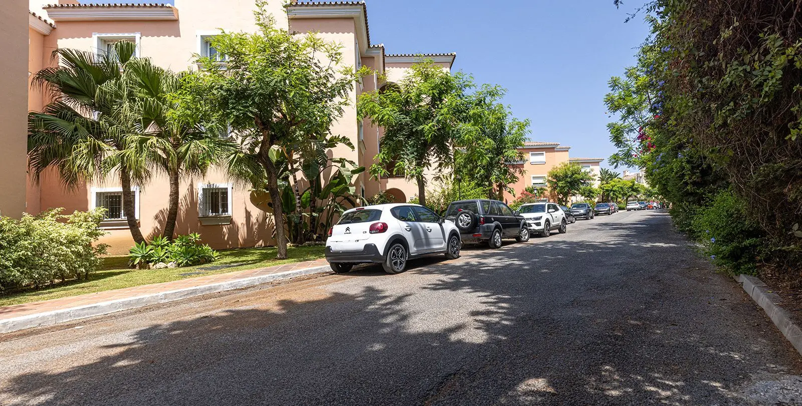 Sale of ground floor apartment in Estepona 47