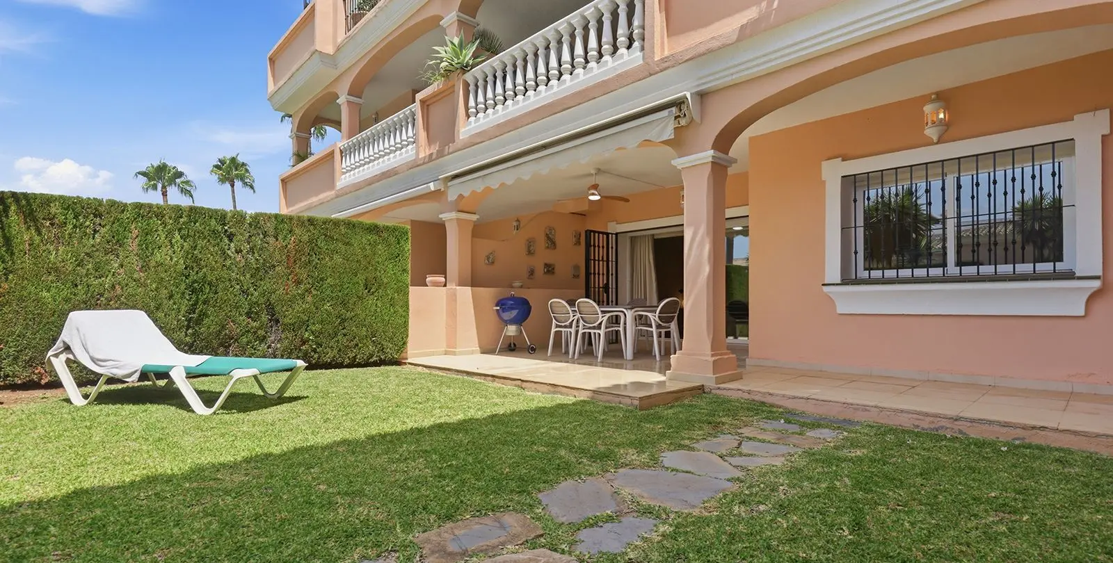 Sale of ground floor apartment in Estepona 49
