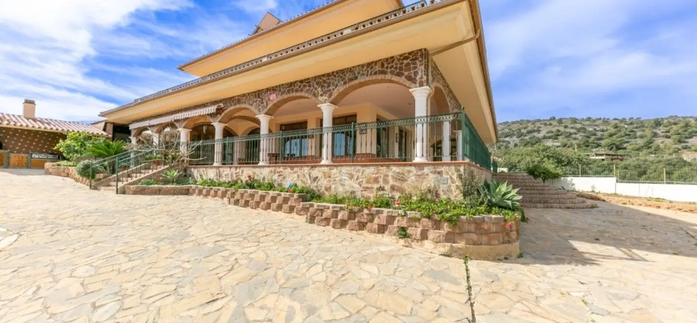 Venta de villa independiente en Churriana 2