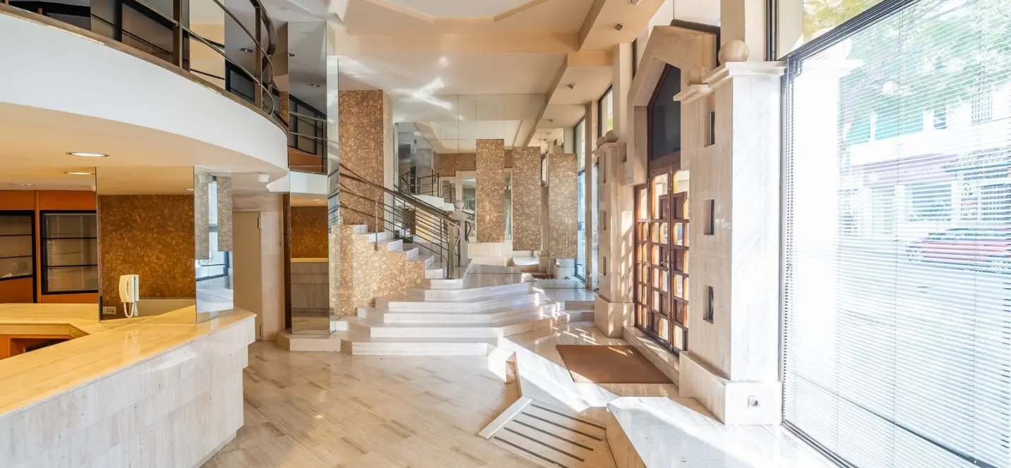 Sale of commercial premises in Marbella 2