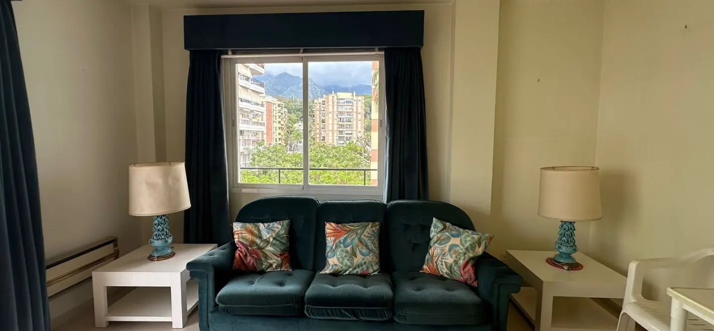 Sale of middle floor apartment in Marbella 0