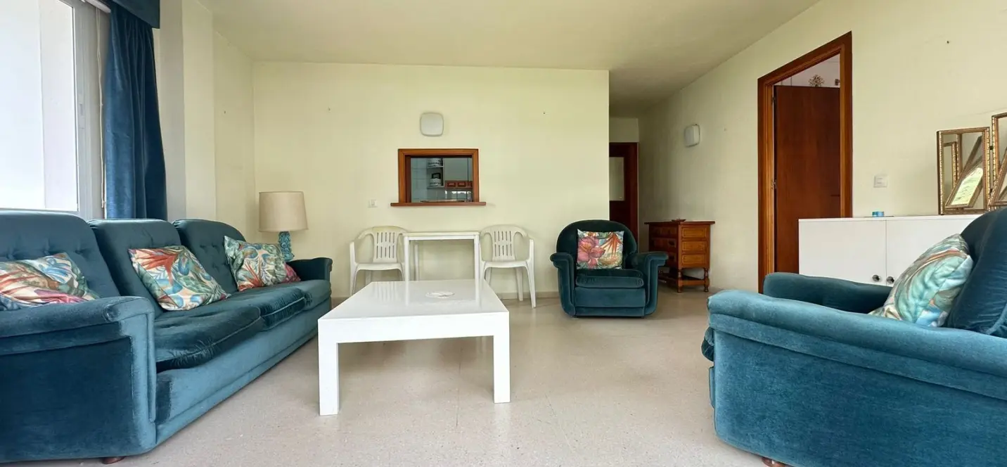 Sale of middle floor apartment in Marbella 1