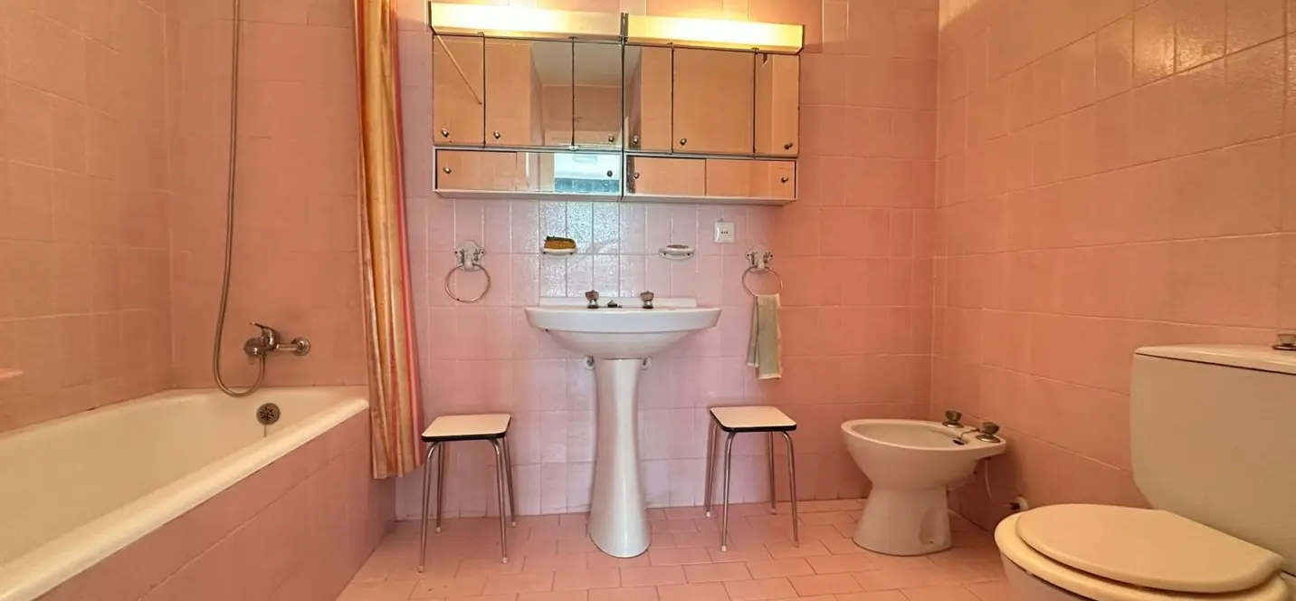 Sale of middle floor apartment in Marbella 3