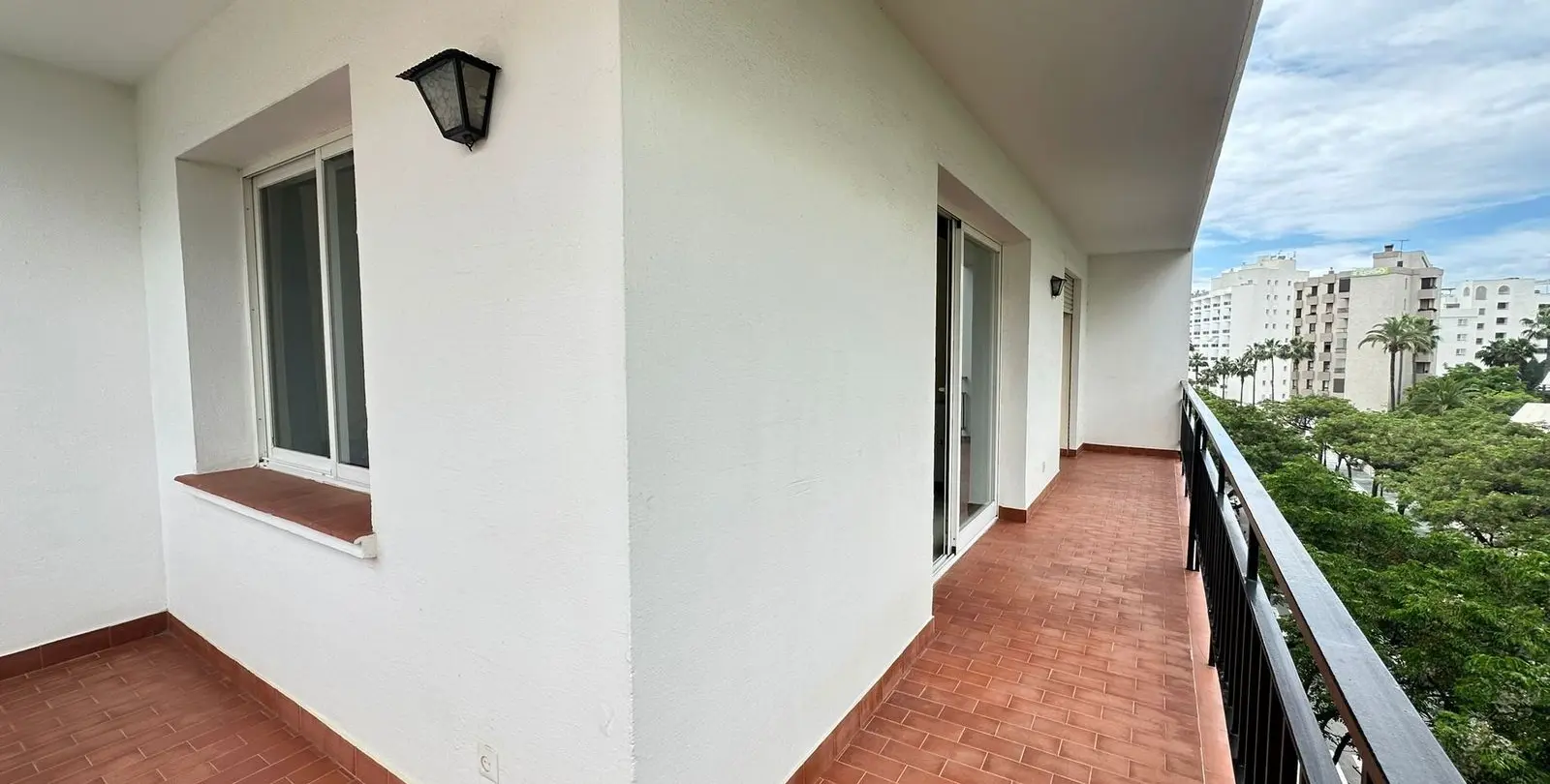 Продажа апартаментов на среднем этаже в Marbella 6
