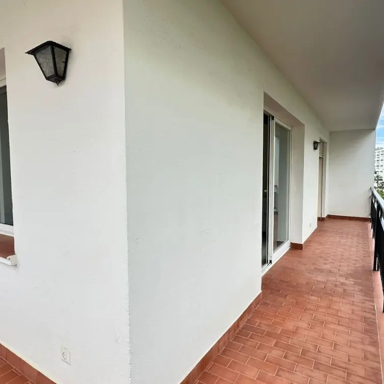 Sale of middle floor apartment in Marbella