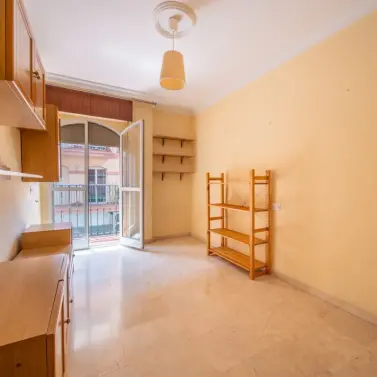 Sale of middle floor apartment in Fuengirola