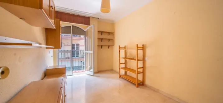 Sale of middle floor apartment in Fuengirola 3