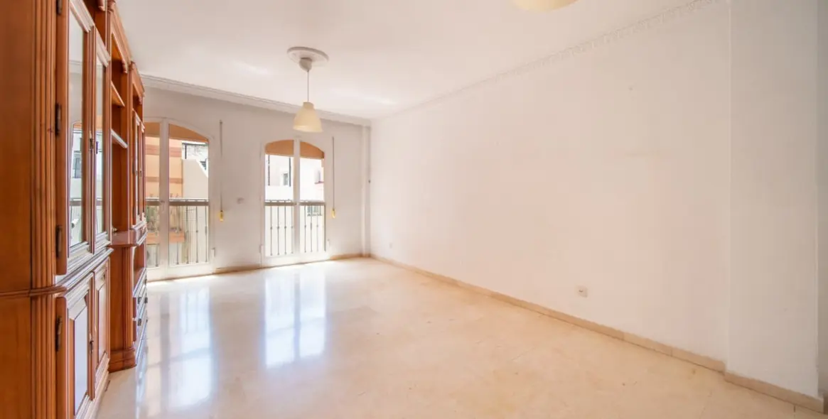 Sale of middle floor apartment in Fuengirola 5