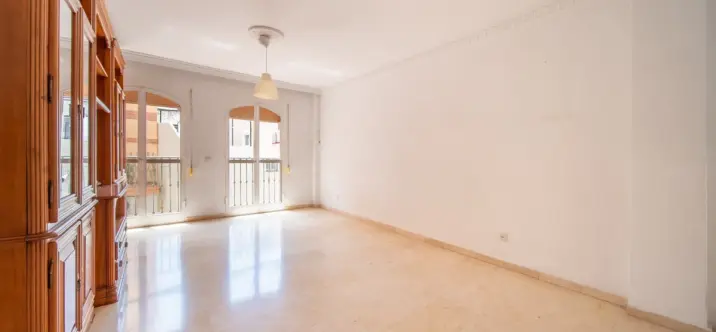Sale of middle floor apartment in Fuengirola 4