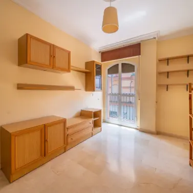 Sale of middle floor apartment in Fuengirola