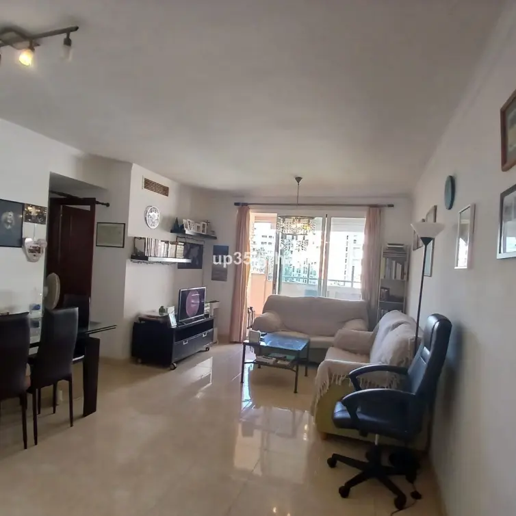 Продажа апартаментов на среднем этаже в Estepona