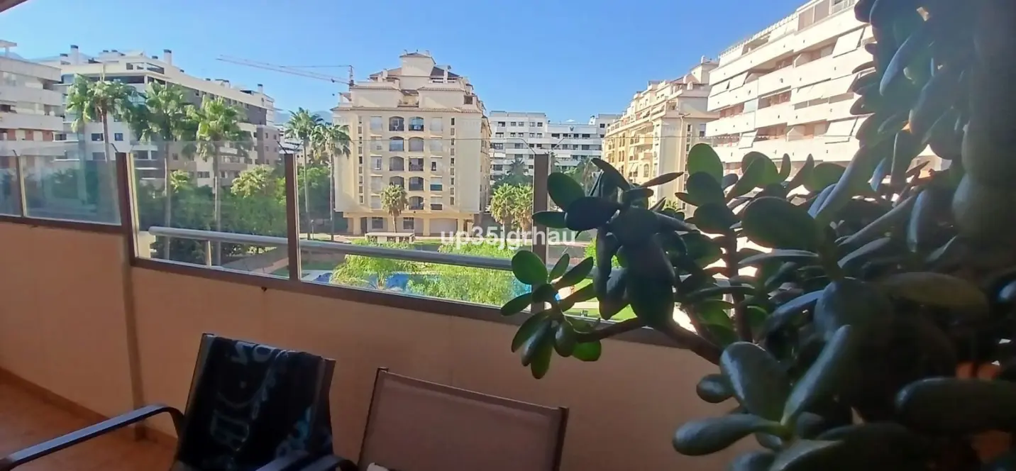 Продажа апартаментов на среднем этаже в Estepona 3