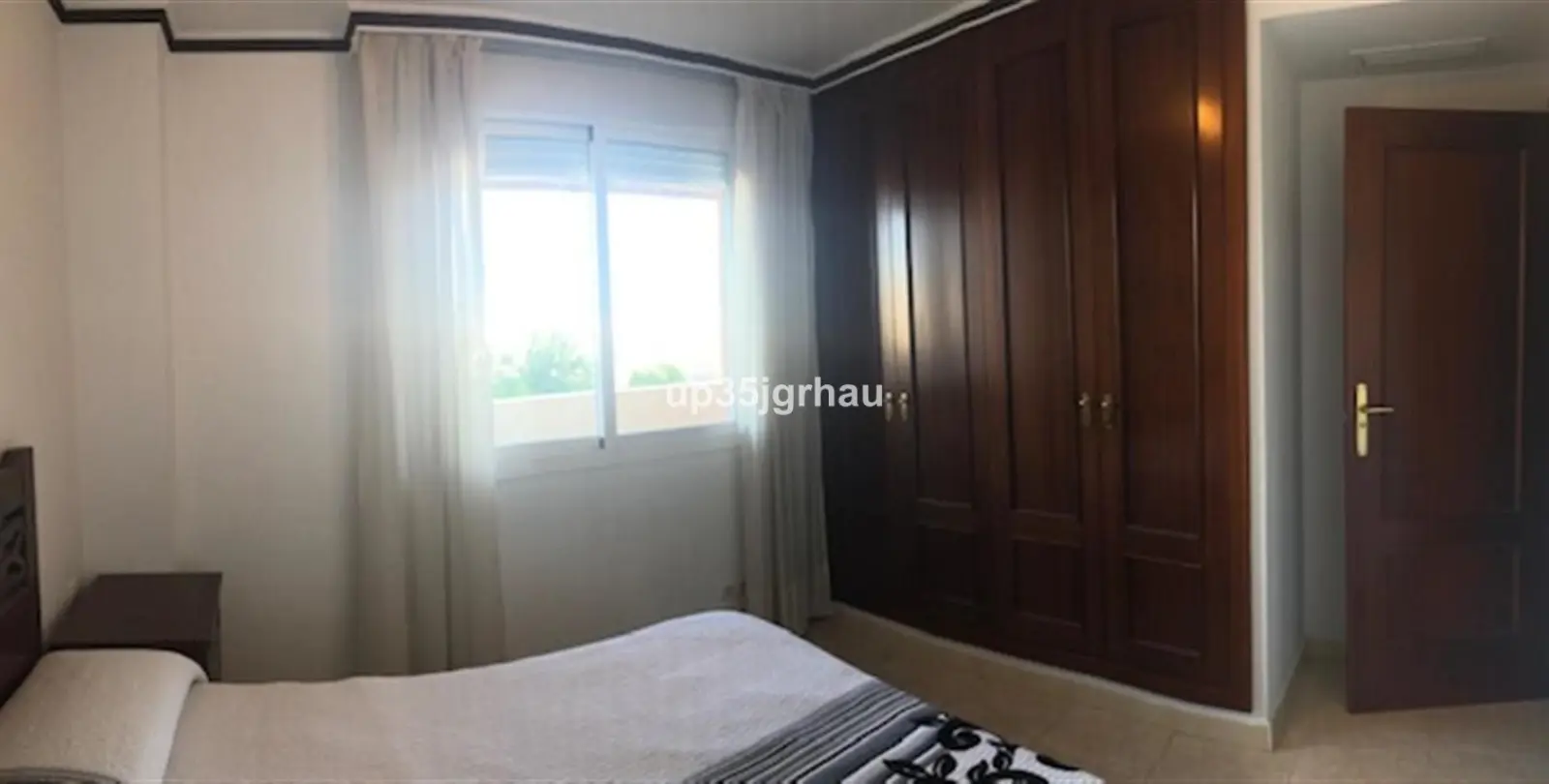 Продажа апартаментов на среднем этаже в Estepona 10