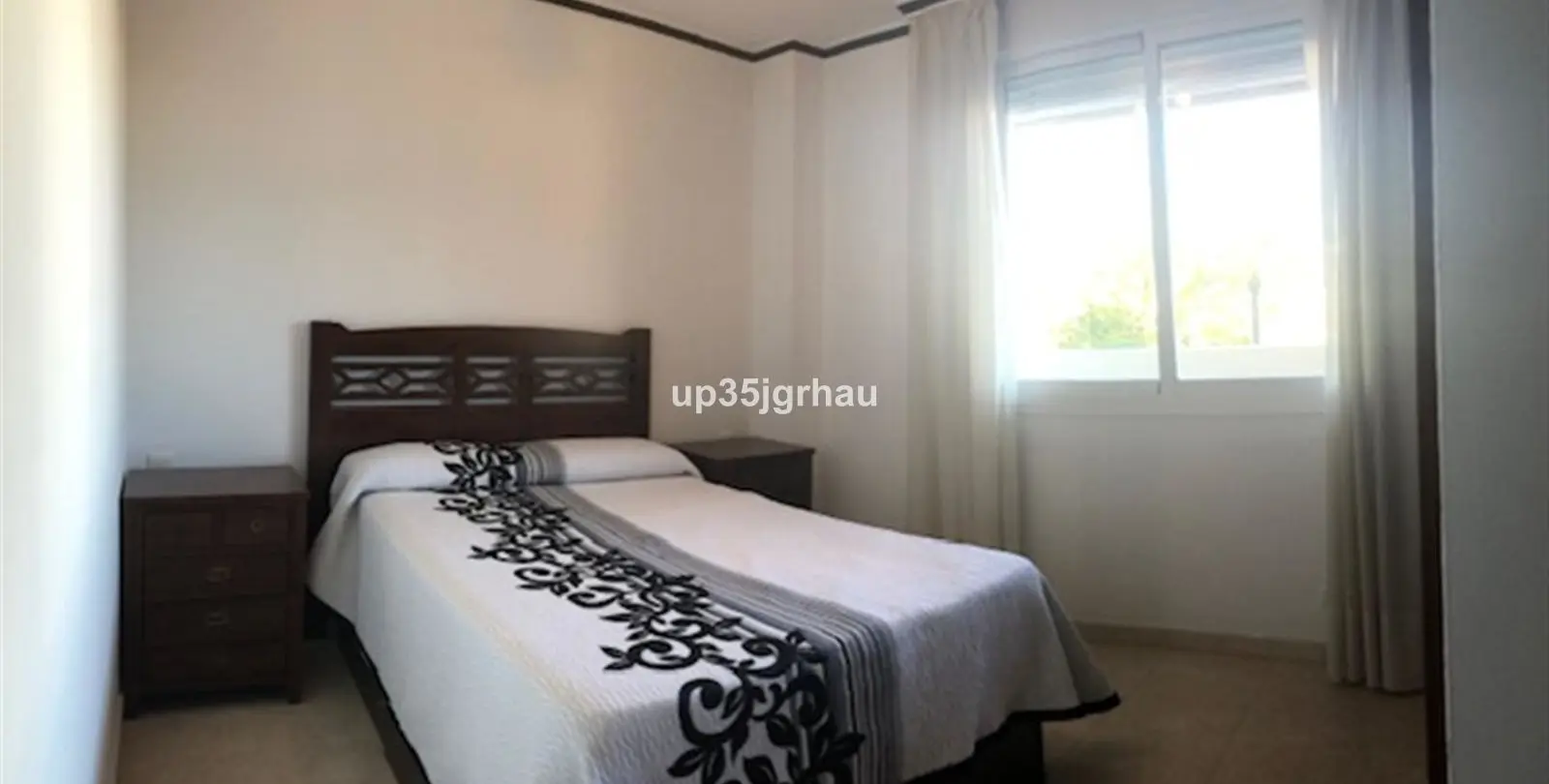 Продажа апартаментов на среднем этаже в Estepona 16