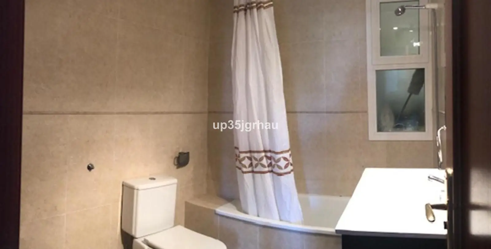 Продажа апартаментов на среднем этаже в Estepona 24