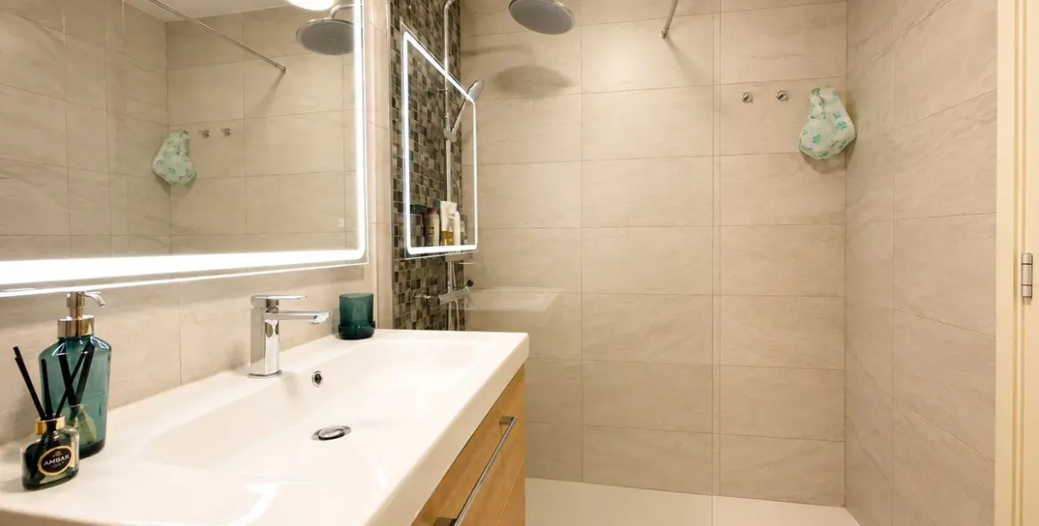 Venta de apartamento en planta media en Calahonda 4